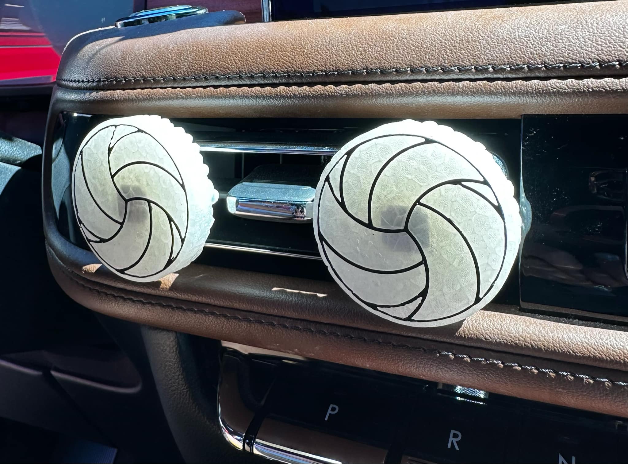 Freshie- Volleyball Vent Clip Set